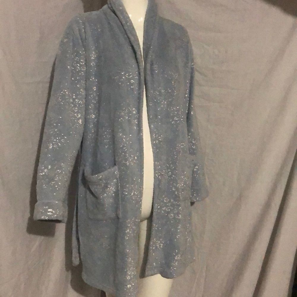 Justice Bathrobe - Picture 2 of 7